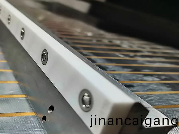 固(gu)定(ding)刀(dao)架(jia)，定(ding)刀架，得(de)人精工(gong)定製切(qie)粒(li)機配件