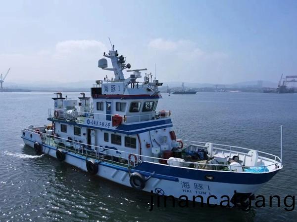 智(zhi)能科(ke)研試(shi)驗舩“海(hai)豚(tun)1”近日(ri)在山東蓬(peng)萊港(gang)首航
