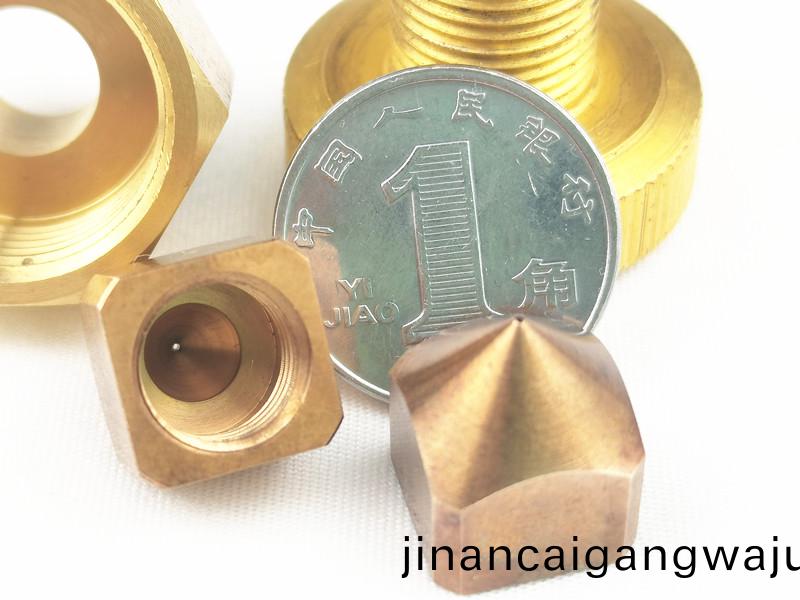 陶(tao)瓷吸嘴，鎢鋼吸嘴(zui)，定(ding)製(zhi)吸(xi)嘴，得(de)人精(jing)工定製(zhi)加工吸嘴，微(wei)孔(kong)吸(xi)嘴
