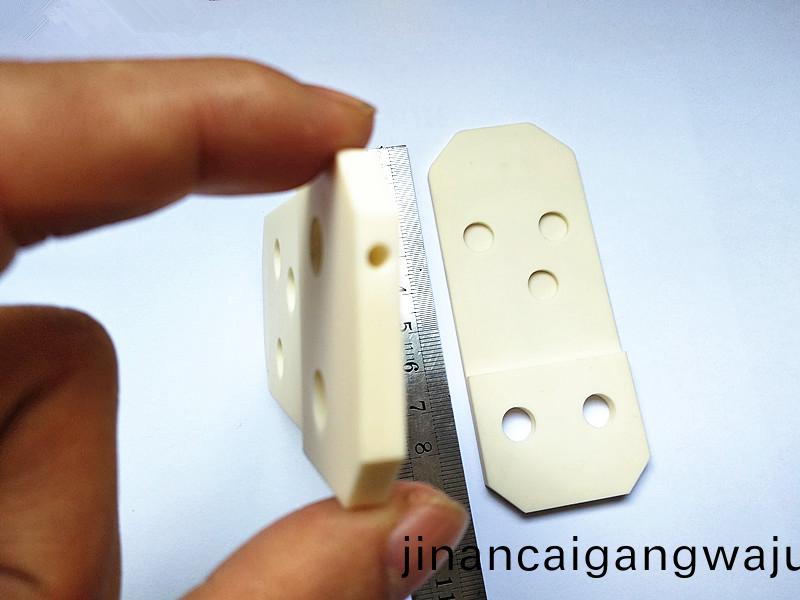 陶(tao)瓷(ci)吸嘴(zui)，鎢(wu)鋼吸(xi)嘴(zui)，定製吸(xi)嘴，得(de)人(ren)精工定(ding)製加工吸嘴，微孔吸嘴